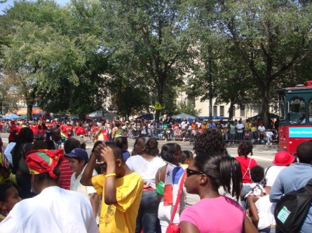 20070903-west-indian-day-parade-04-bored-crowd.jpg