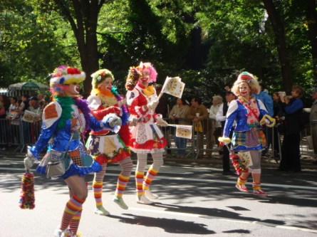 20070915-steuben-parade-49-clown-women.jpg