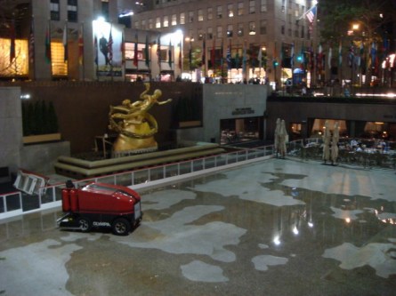 20070929-5th-ave-10-rockefeller-center-rink.jpg