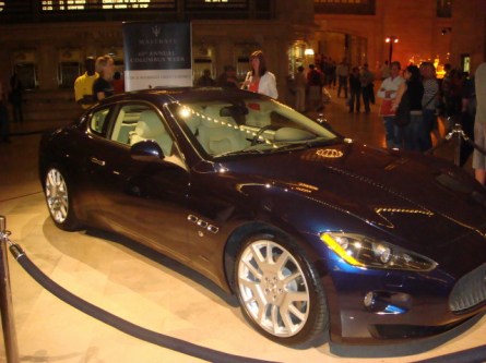 20070929-grand-central-04-maserati-quattroporte.jpg