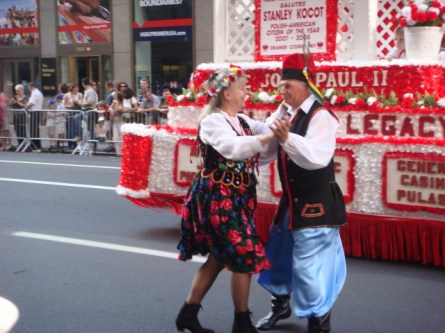 20071007-pulaski-parade-44-dancers.jpg