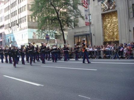 20071008-columbus-day-parade-10-marine-band-starts-it.jpg