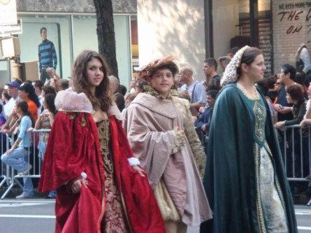 20071008-columbus-day-parade-21-period-costumes.jpg