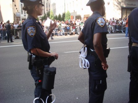 20071008-columbus-day-parade-31-cops-with-flexicuffs.jpg