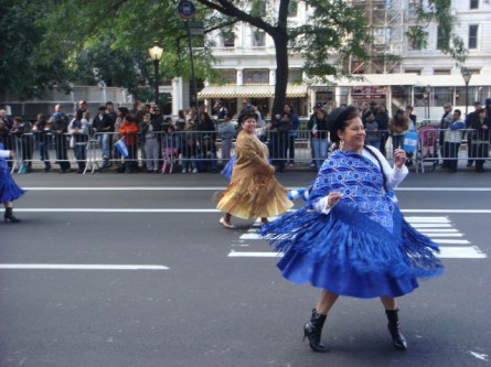 20071014-hispanic-columbus-day-20-dancers.jpg
