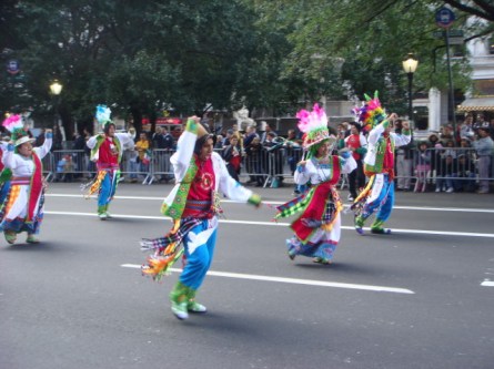 20071014-hispanic-columbus-day-25-dancers.jpg