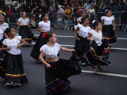20071014-hispanic-columbus-day-51-dancing-children.jpg