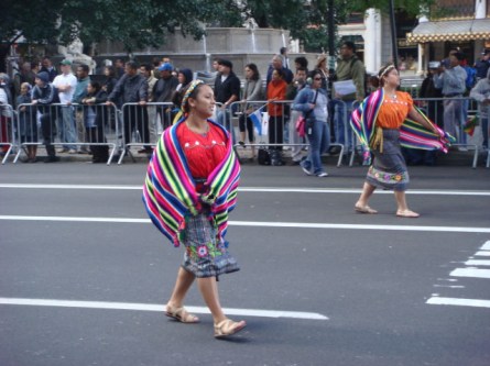 20071014-hispanic-columbus-day-68-dancers.jpg