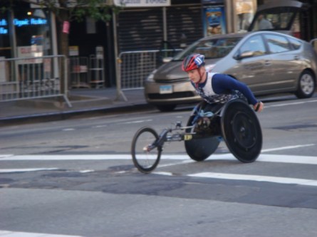 20071104-ny-marathon-07-wheelchair-racer.jpg