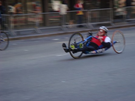 20071104-ny-marathon-08-wheelchair-racer.jpg