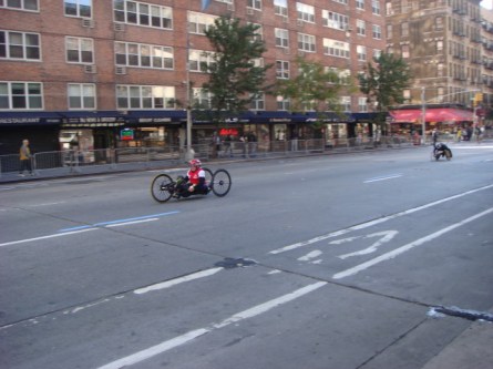 20071104-ny-marathon-09-wheelchair-racer.jpg