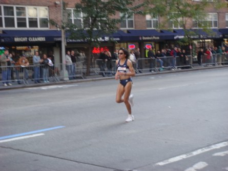 20071104-ny-marathon-28-women-runner.jpg