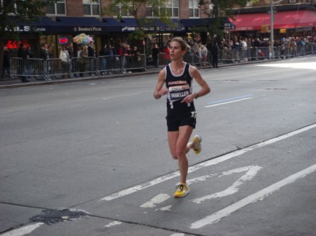 20071104-ny-marathon-32-woman-runner-moeller.jpg