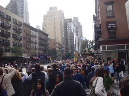20071104-ny-marathon-64-crowd-at-intersection.jpg