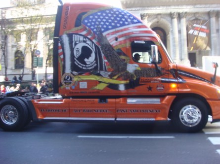 20071111-veterans-day-parade-08-vet-truck.jpg