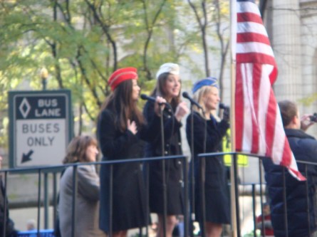 20071111-veterans-day-parade-13-singers.jpg