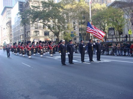 20071111-veterans-day-parade-16-bagpipers.jpg