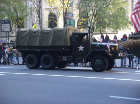 20071111-veterans-day-parade-22-duece-and-a-half.jpg