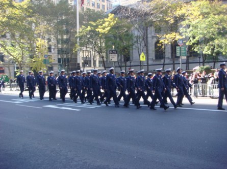 20071111-veterans-day-parade-61-coast-guard.jpg