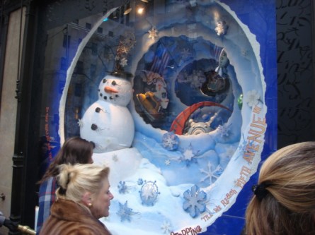 20071202-saks-christmas-display-06-window.jpg