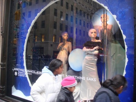 20071202-saks-christmas-display-11-window.jpg