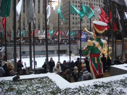 20071202-snow-day-16-rockefeller-center-rink.jpg