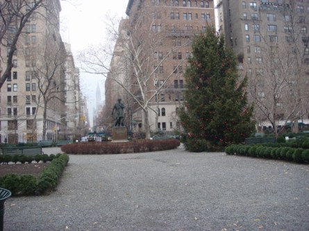 200712122-gramercy-park-09-edwin-booth-statue-1883-93.jpg