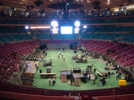 20080211-westminster-05-setting-up-for-the-show.jpg