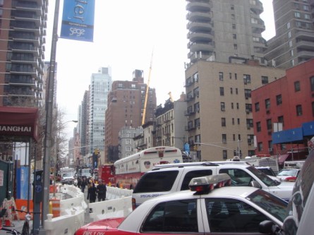 20080316-crane-crash-03-49th-street-view-of-work-area.jpg