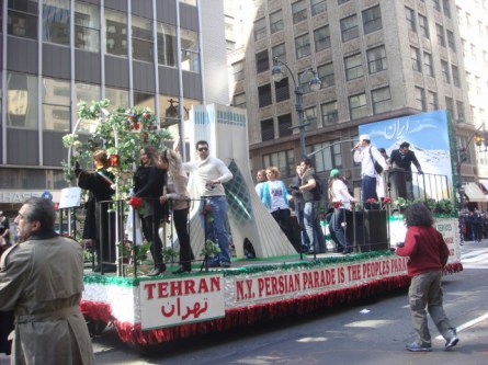 20080330-persian-day-parade-10-float.jpg