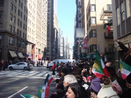 20080330-persian-day-parade-20-crowd.jpg