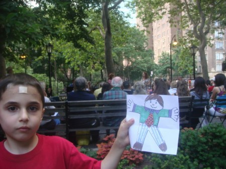 20090708 01 Flat Stanley listens to singer